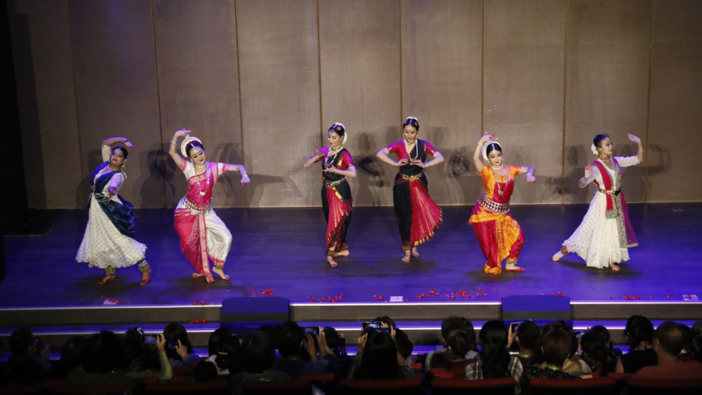 Fans pay tributes to China’s legendary Indian classical dancer Zhang Jun