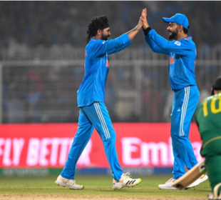 India remains unbeaten by wining against SA in ICC World Cup
