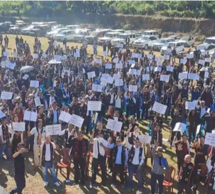 Against poor roads condition in Zunheboto, 17 villages held protest